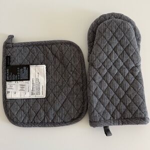 H&M HOME Quilted Pot Holder in Heather Gray